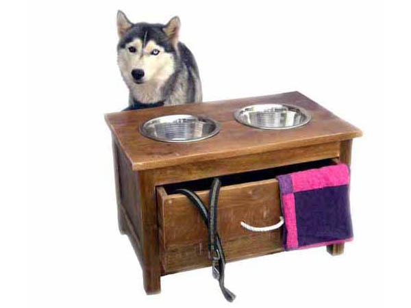 Feeder with Drawer